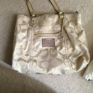 ⛔Reserved⛔ Authentic Coach Poppy tote. Used.