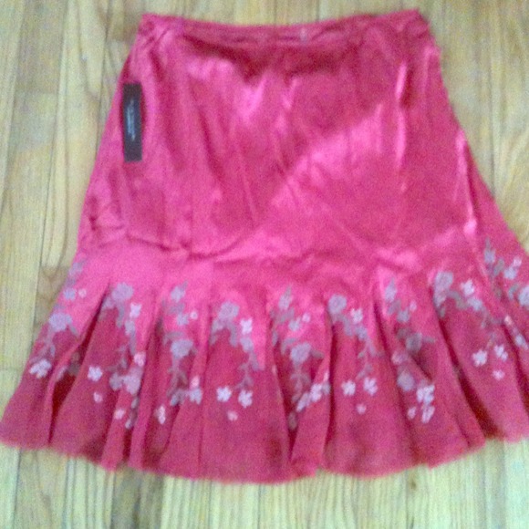 Elie Tahari Silk Skirt brand new size 6