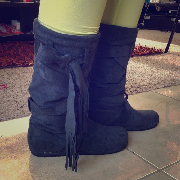 Cute grey boots - Picture 1 of 3