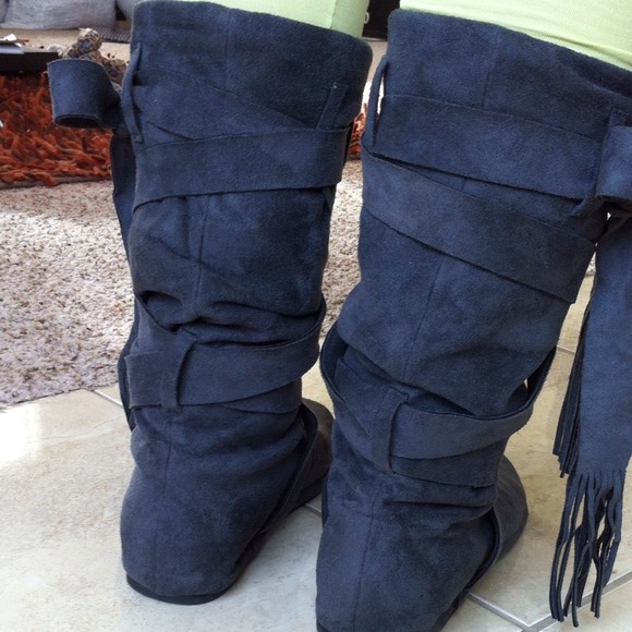 Cute grey boots - Picture 3 of 3