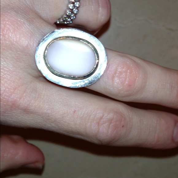 🚫SOLD🚫Large white agate & sterling ring.