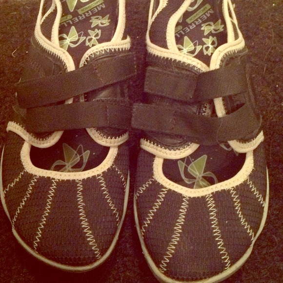 Merrell  Shoes - 💕Reduced💕Black Merrell women's water shoes