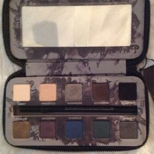 Urban decay smoked eyeshadow eyeliner set