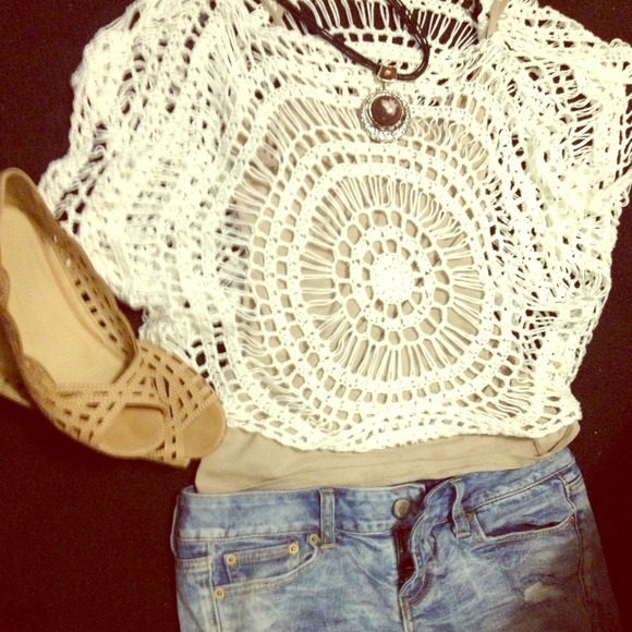 Dillard's White lace crop - Picture 1 of 3