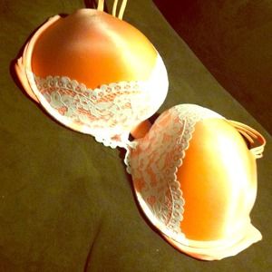 Reserved Bundle deal.!!!! Bra & hoodie