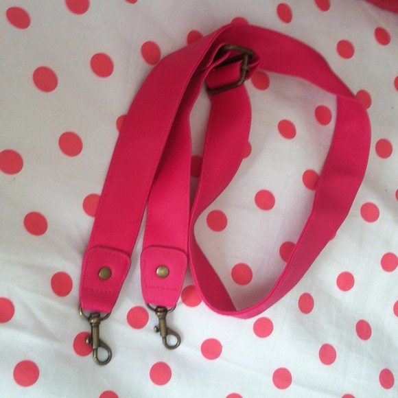 Vera Wang Tote Bag - Picture 4 of 4