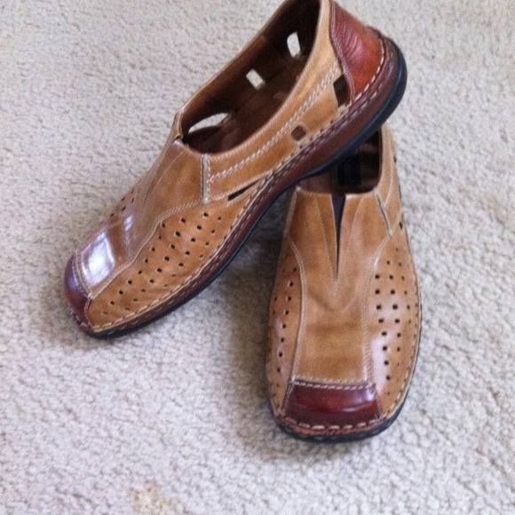 REDUCED**Authentic Josef siebel slip ons.