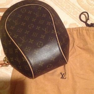 Louis bag!! Discounted again!!!!!