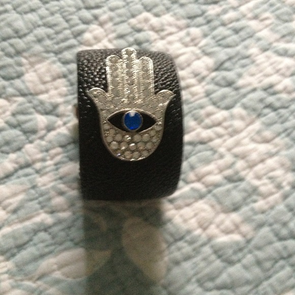 Jewelry - 👏Sold👏Evil eye cuff