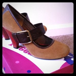 Brown strappy pumps