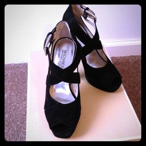 Sexy Michael Kors criss cross platforms