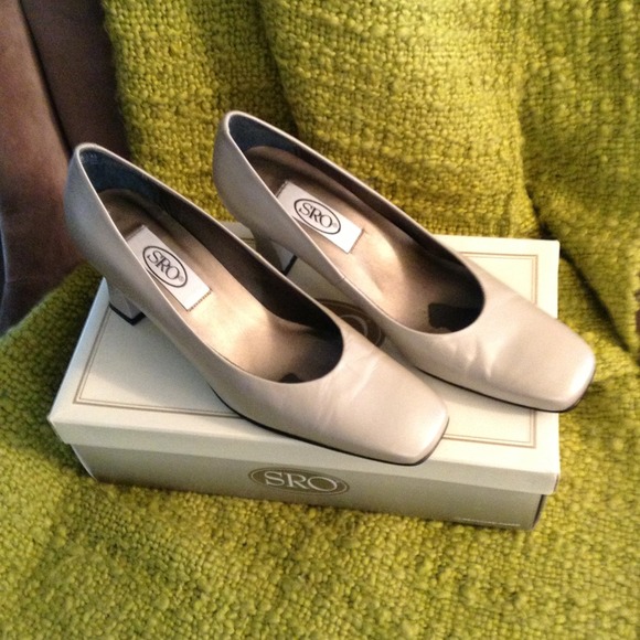 San Jose heels from Dillard's.  pretty taupe