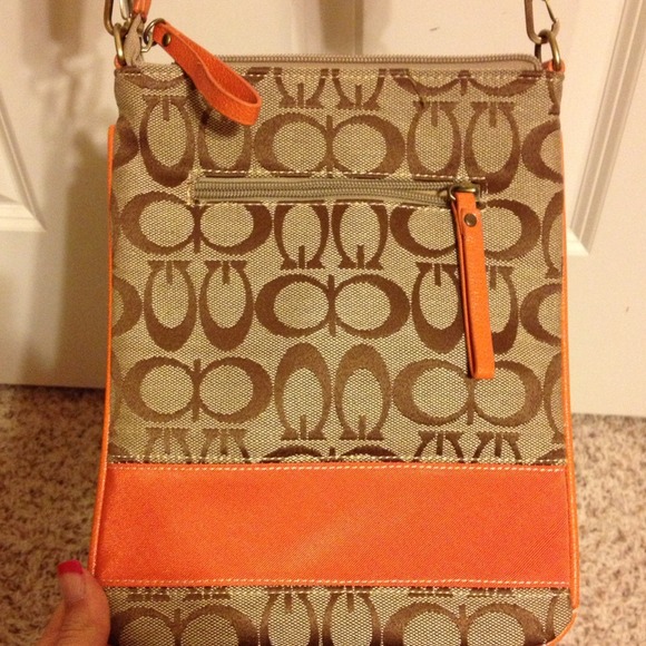 Sold in bundle - Picture 2 of 4