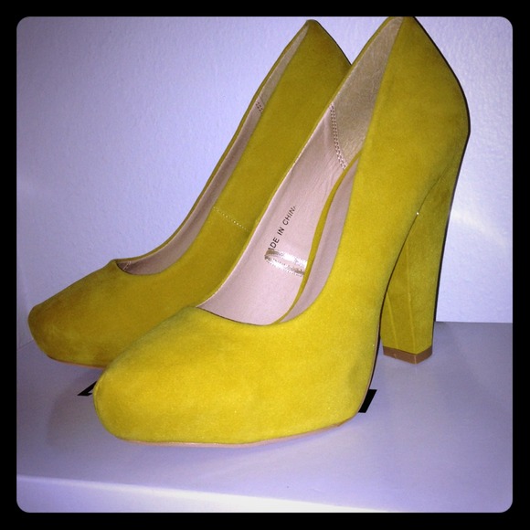 💗 FOREVER 21 HIGH HEELS IN CITRON YELLOW 💗