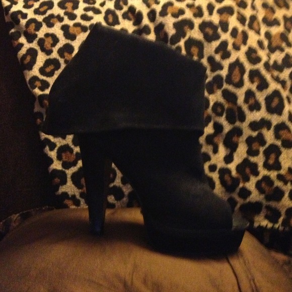 All about Boots! I have many i collect. - Picture 2 of 4