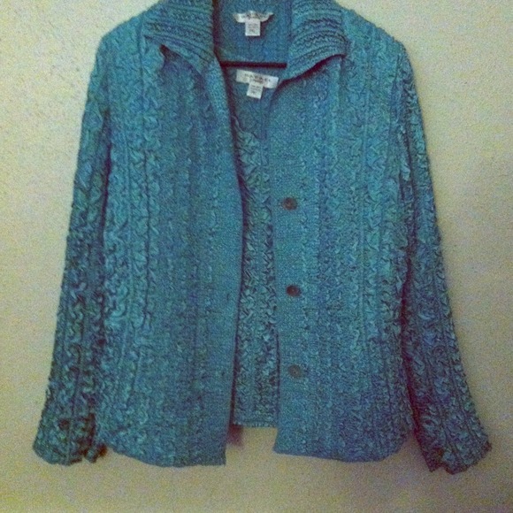 Sleeveless shirt and jacket. - Picture 1 of 4