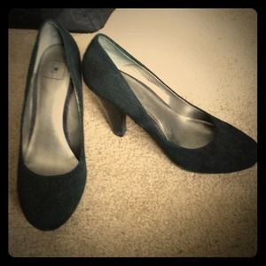 SALE!!! Classy black pump