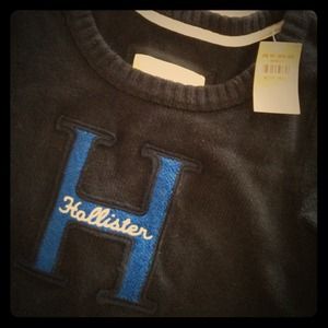 SOLD to @megkav95* NWT Small HCO Sweater w/royal H