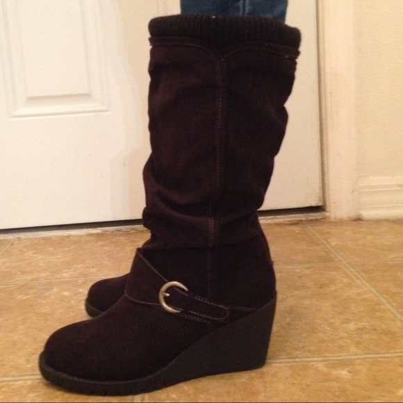 SOLD Stylish Black Wedge Boots - Sz 7.5 - Mid Calf