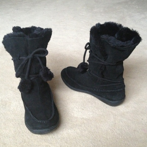 STEVE MADDEN IGLOU SUEDE BOOTIE W/ WRAP AROUND TIE - Picture 2 of 5