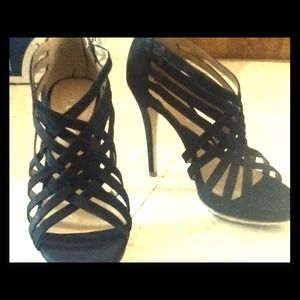 !Reduced! Black strappy heels Aldo