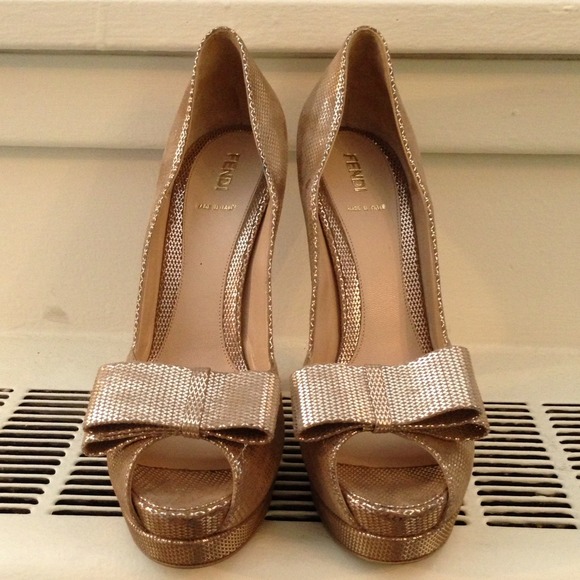 Authentic Fendi "Deco" peep toe pumps size 10 - Picture 2 of 4