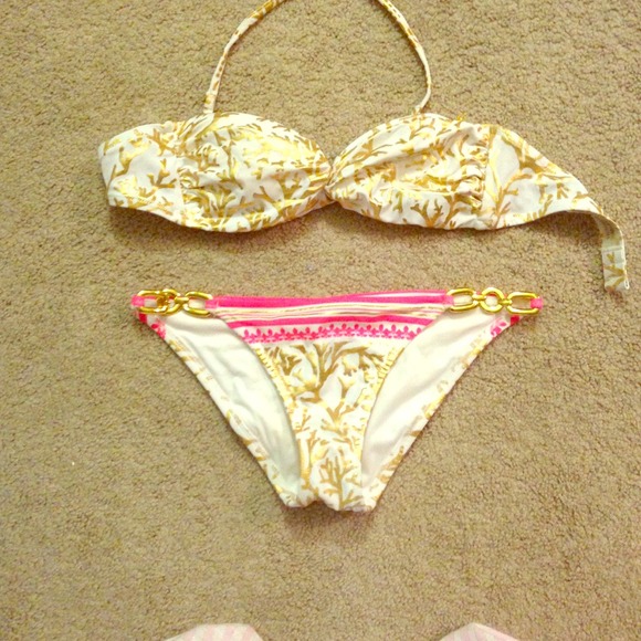 🚫TRADED🚫 ✨VS swimsuit