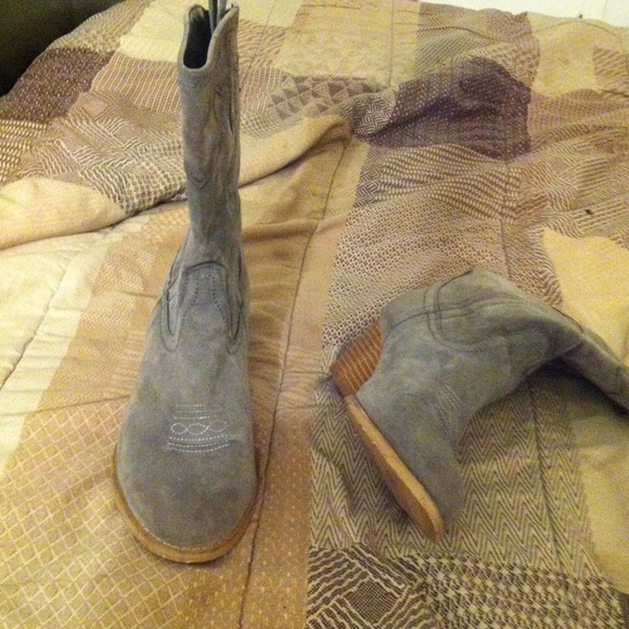 Cowgirl boots - Picture 2 of 2