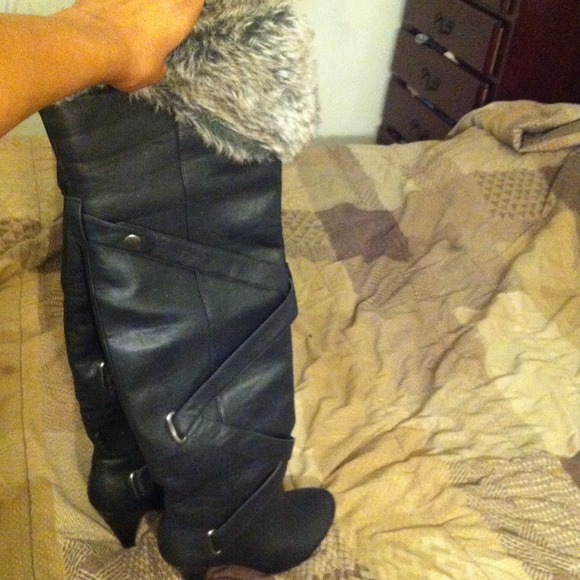 Over the knee boots - Picture 1 of 3