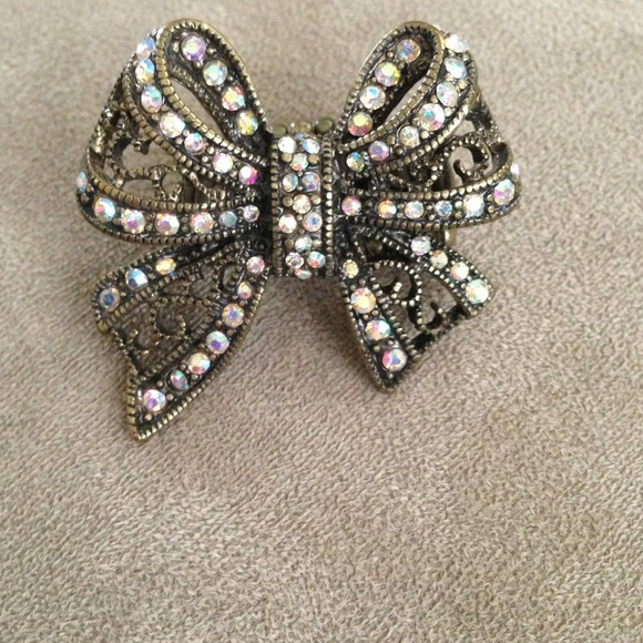 🚫SOLD🔗Bow Ring