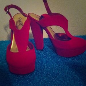 Red retro suede with thick heel