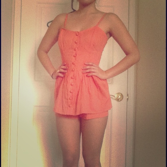 💥SOLD💥 Salmon colored button up romper. Size 2.