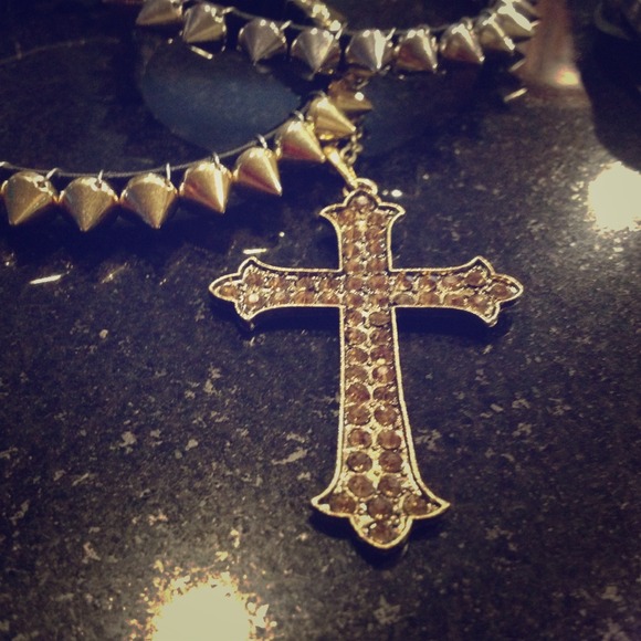 Cross necklace!!😍(SOLD)