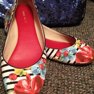 Nine West Summer Flats!
