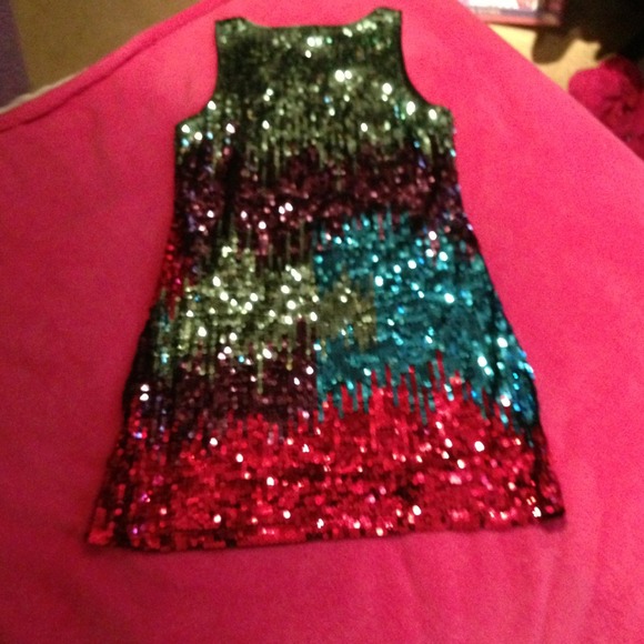 SOLD**Reserved**@kimberholdeman**Fun sequin dress! - Picture 2 of 4