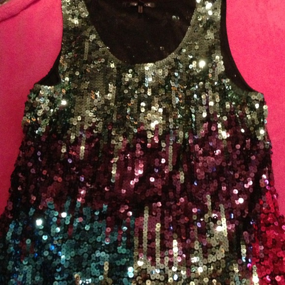 SOLD**Reserved**@kimberholdeman**Fun sequin dress! - Picture 3 of 4