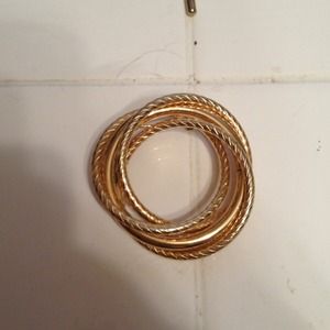 Vintage broach gold