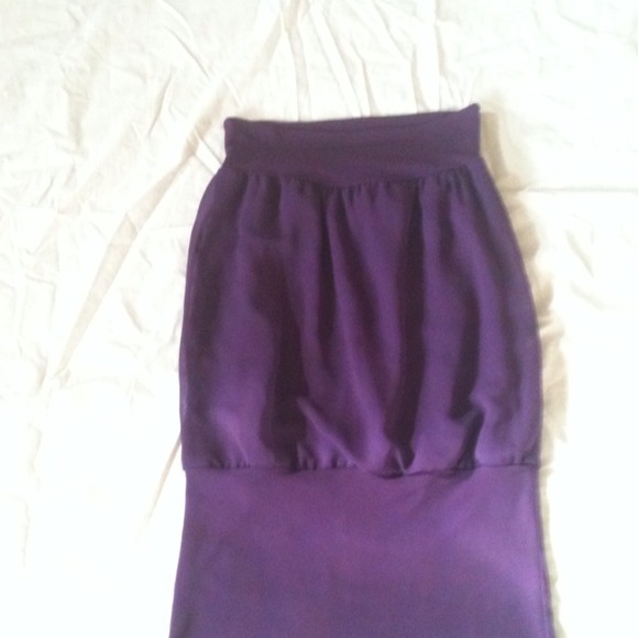 Purple pencil skirt says small but it could be xs