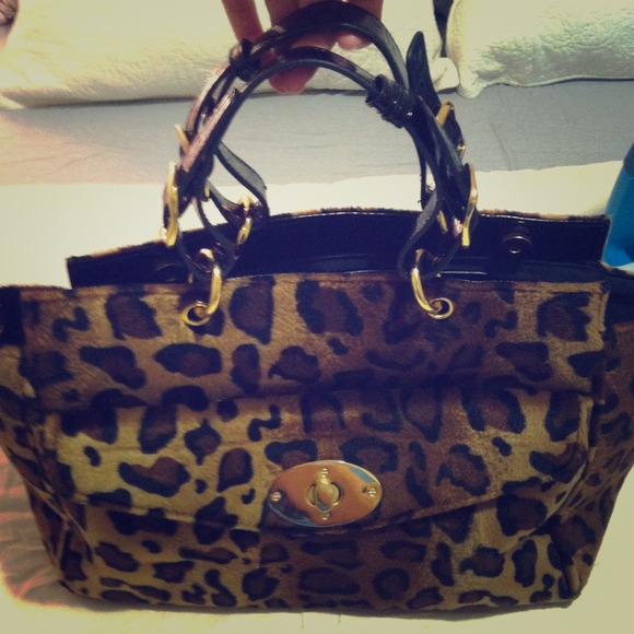 Fur handbag!