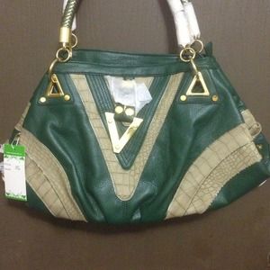 New green hand bag