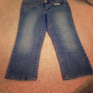 Wet Seal brand cropped pants. Size 7.
