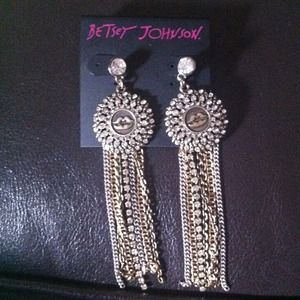 🌸Betsey Johnson🌸 earrings !!
