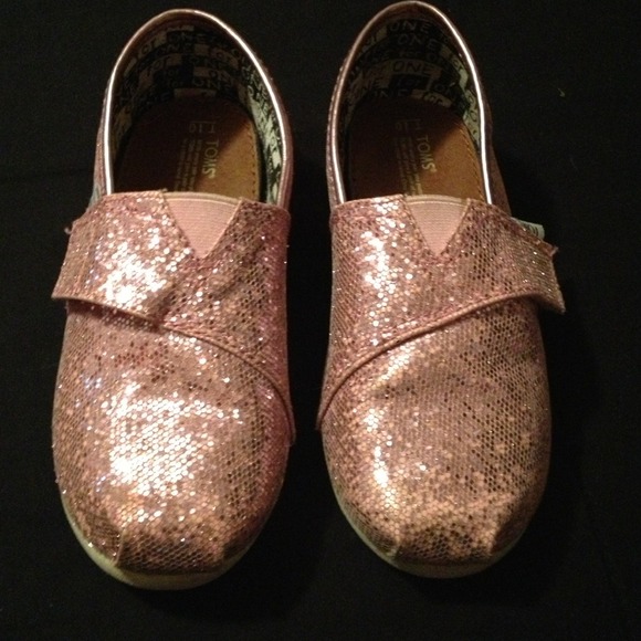 TOMS Pink Glitter Toddler shoes!