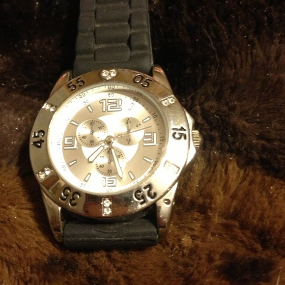 Watch Bundle - Picture 3 of 4