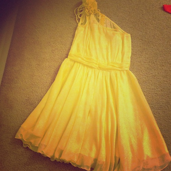 Dresses & Skirts - Dress