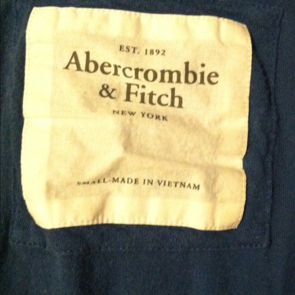 Traded!!! Blue Abercrombie & Fitch top - Picture 3 of 3