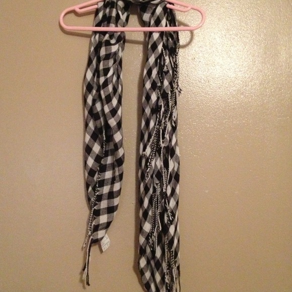Scarf!! - Picture 1 of 1