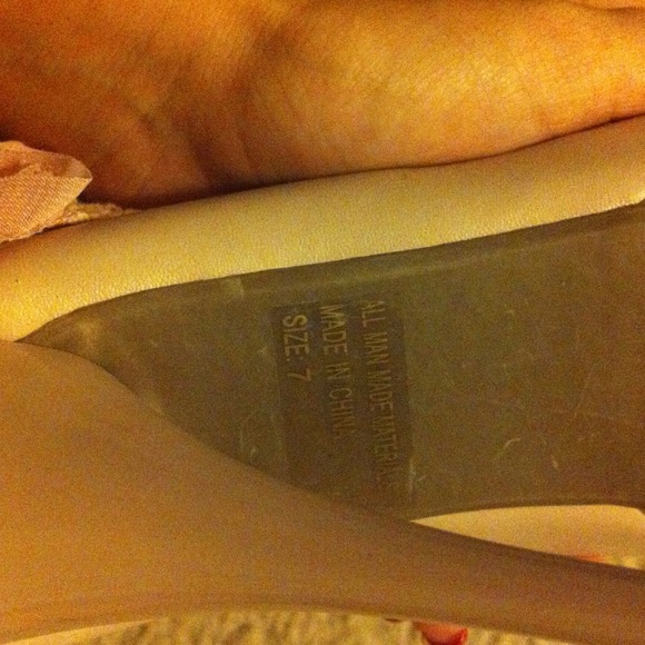 Girly Platform Heels - Picture 3 of 3