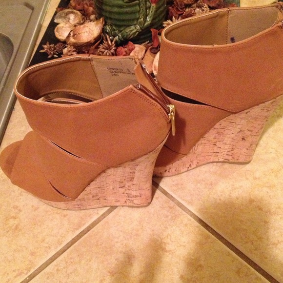 Cork wedge