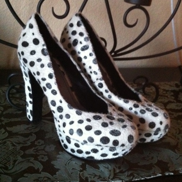 RESERVEDFuzzy Spotted Heels Size 8